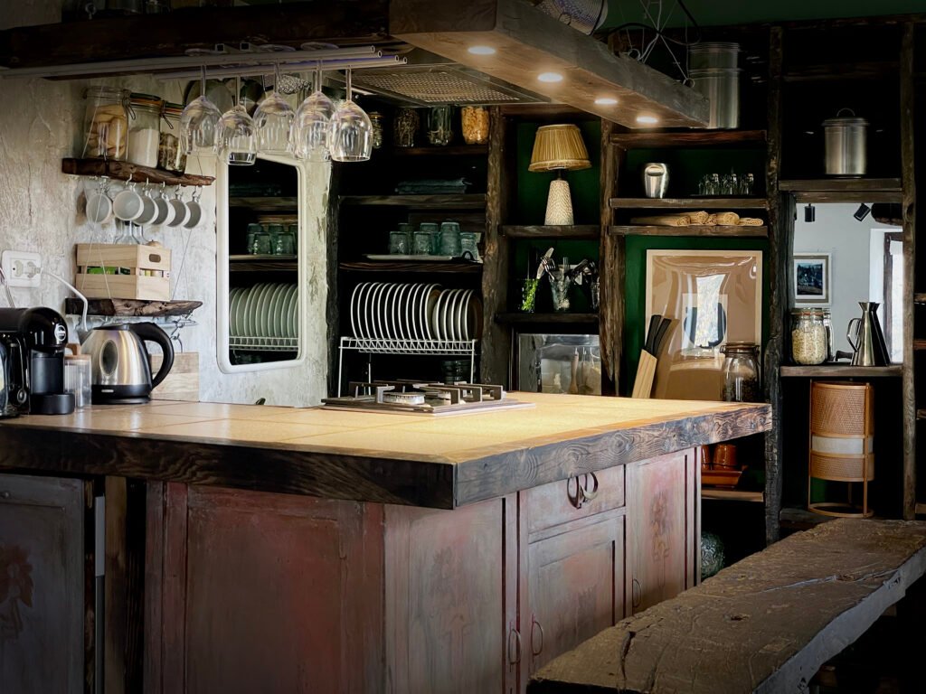 FireplaceApartmentKitchen